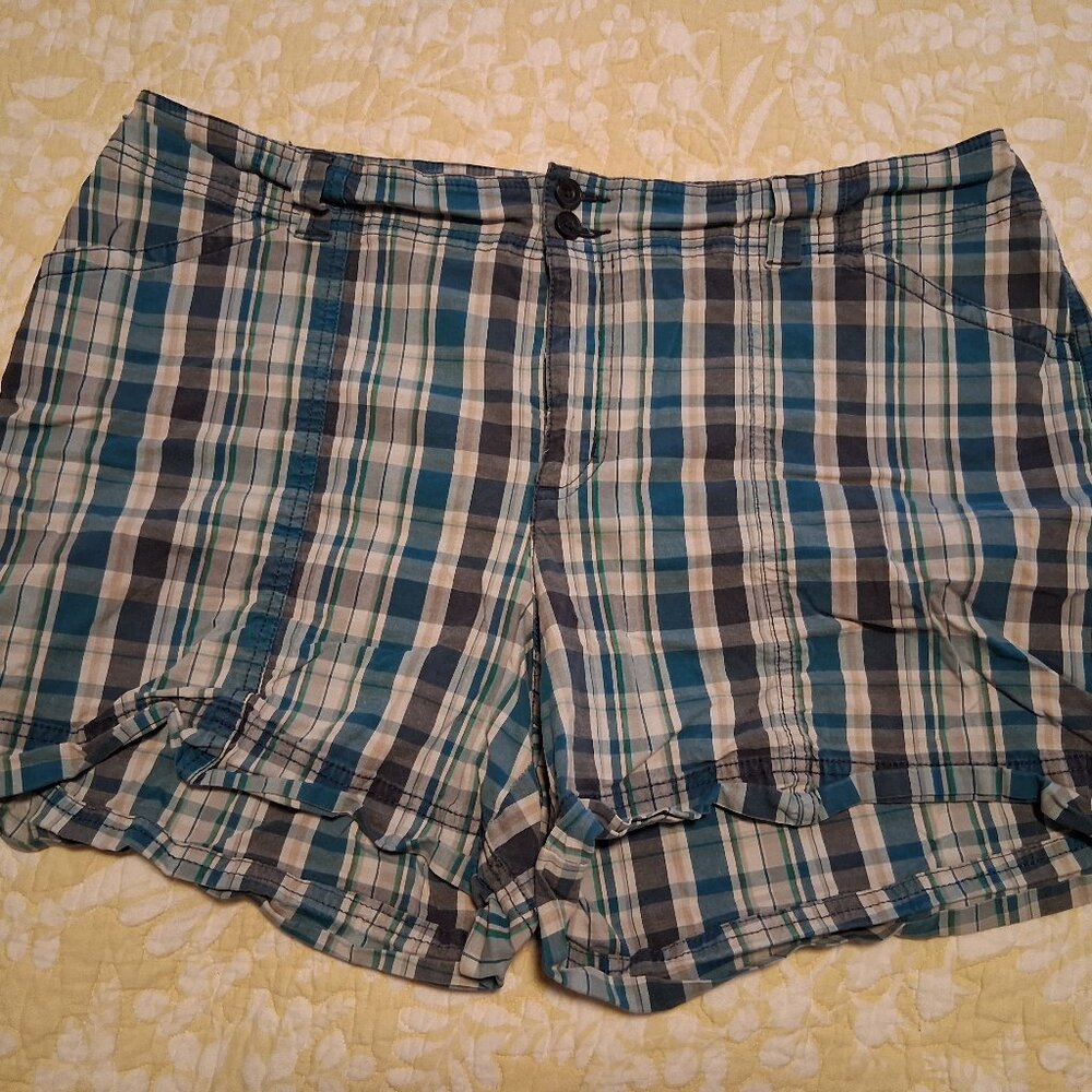 Women's shorts, Sonoma Life + Style brand, size 16W, Teal/Navy/White Plaid